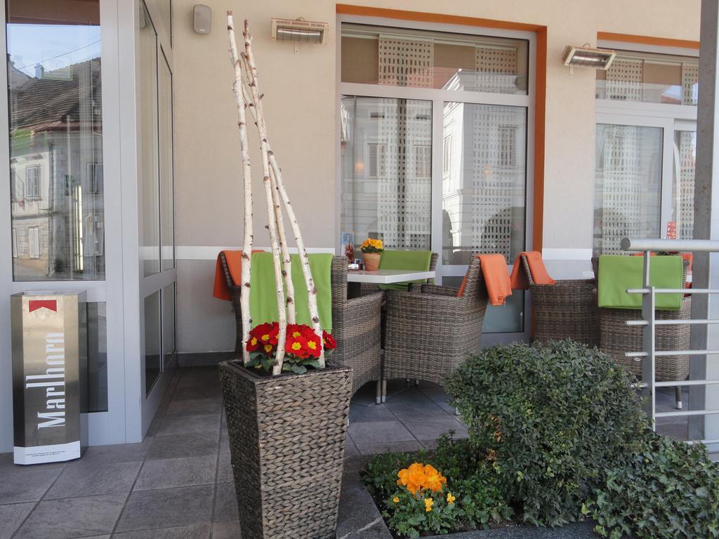 Hotel Bela Krajina เมทลิกา ภายนอก รูปภาพ