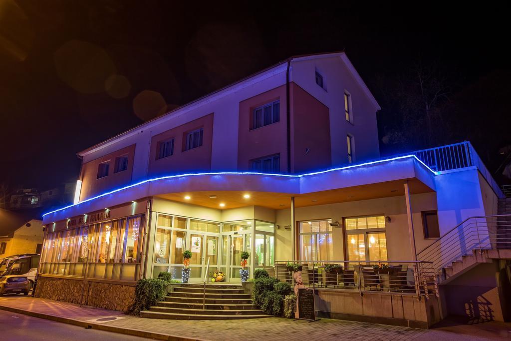 Hotel Bela Krajina เมทลิกา ภายนอก รูปภาพ