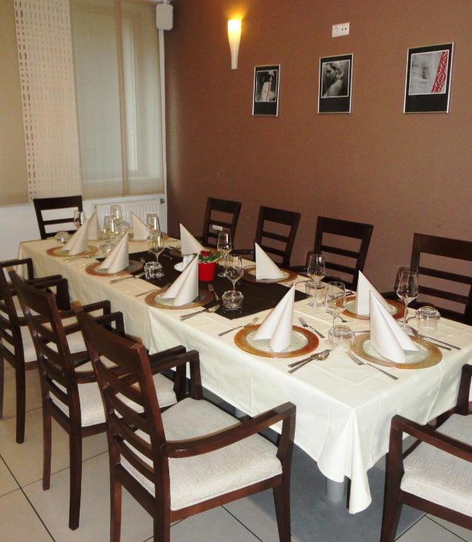 Hotel Bela Krajina เมทลิกา ภายนอก รูปภาพ