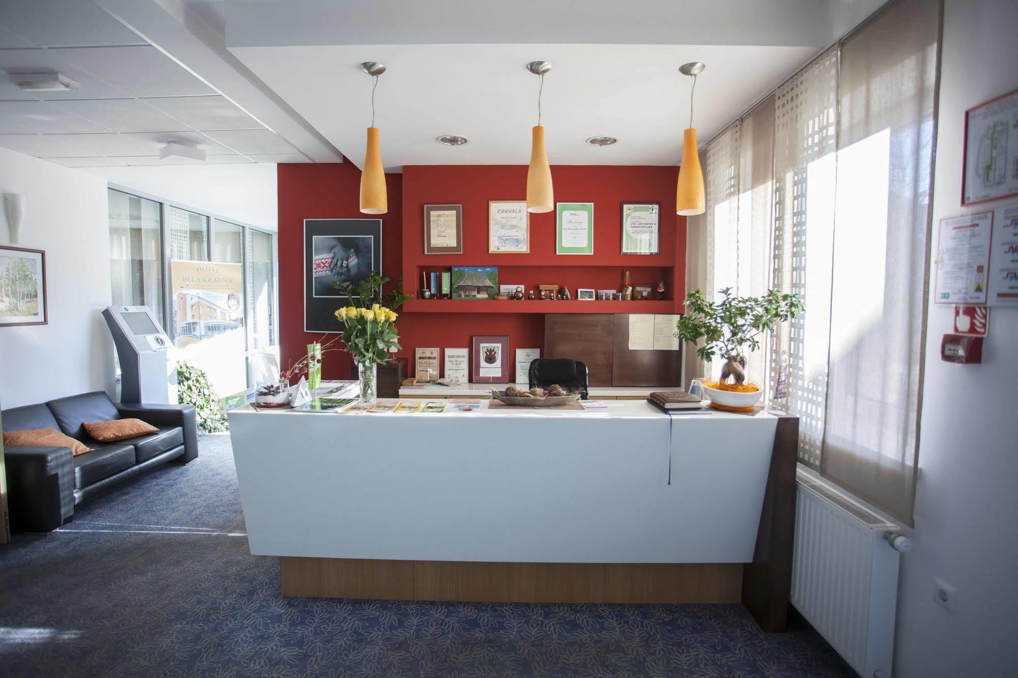 Hotel Bela Krajina เมทลิกา ภายนอก รูปภาพ