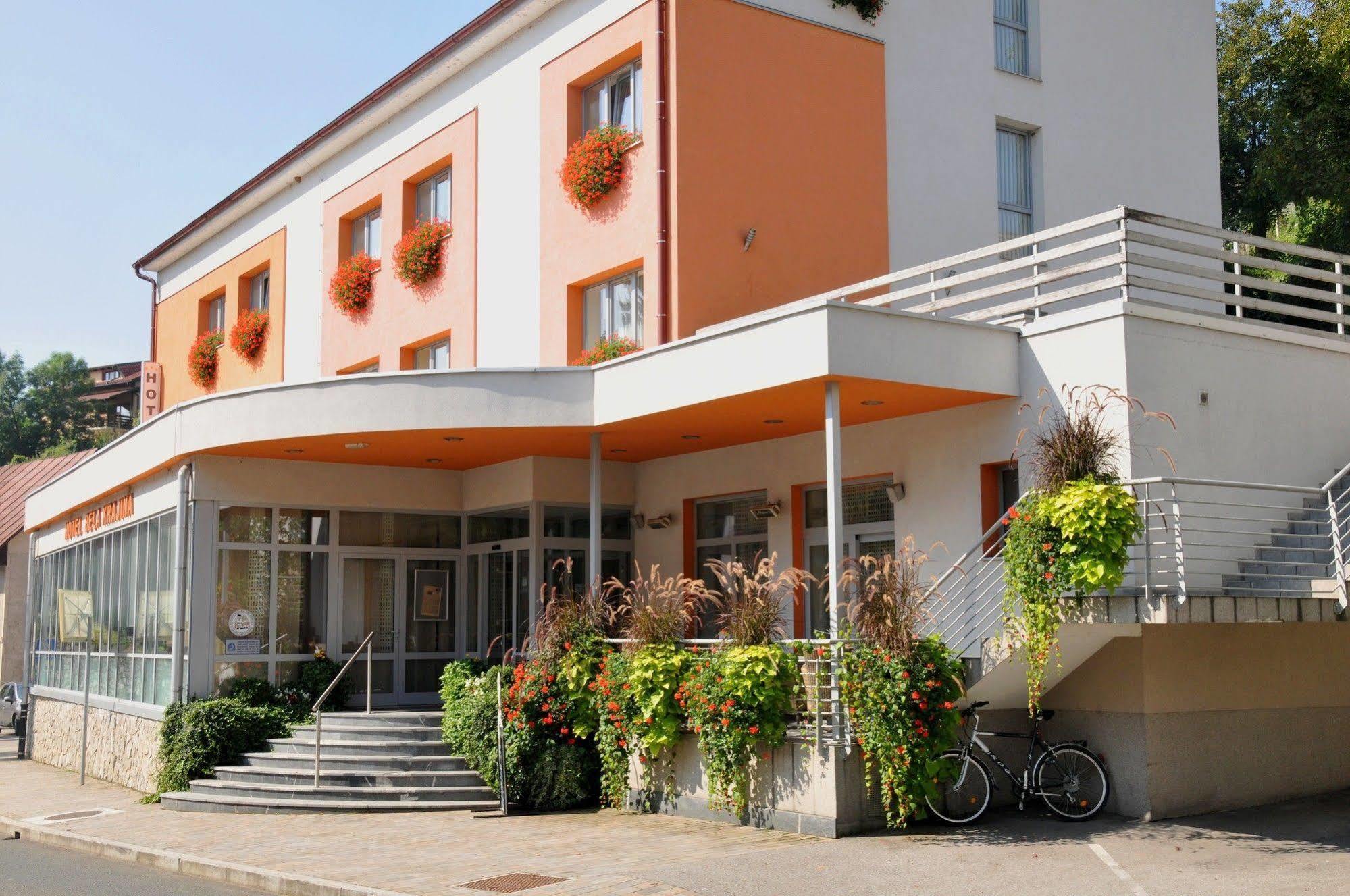 Hotel Bela Krajina เมทลิกา ภายนอก รูปภาพ
